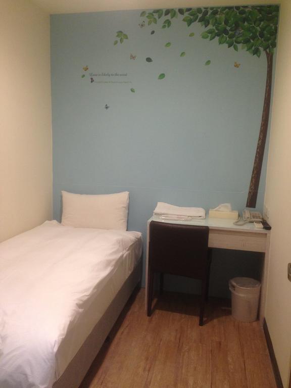 Galaxy Mini Inn Тайбэй Экстерьер фото
