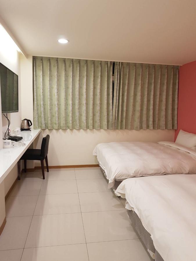 Galaxy Mini Inn Тайбэй Экстерьер фото