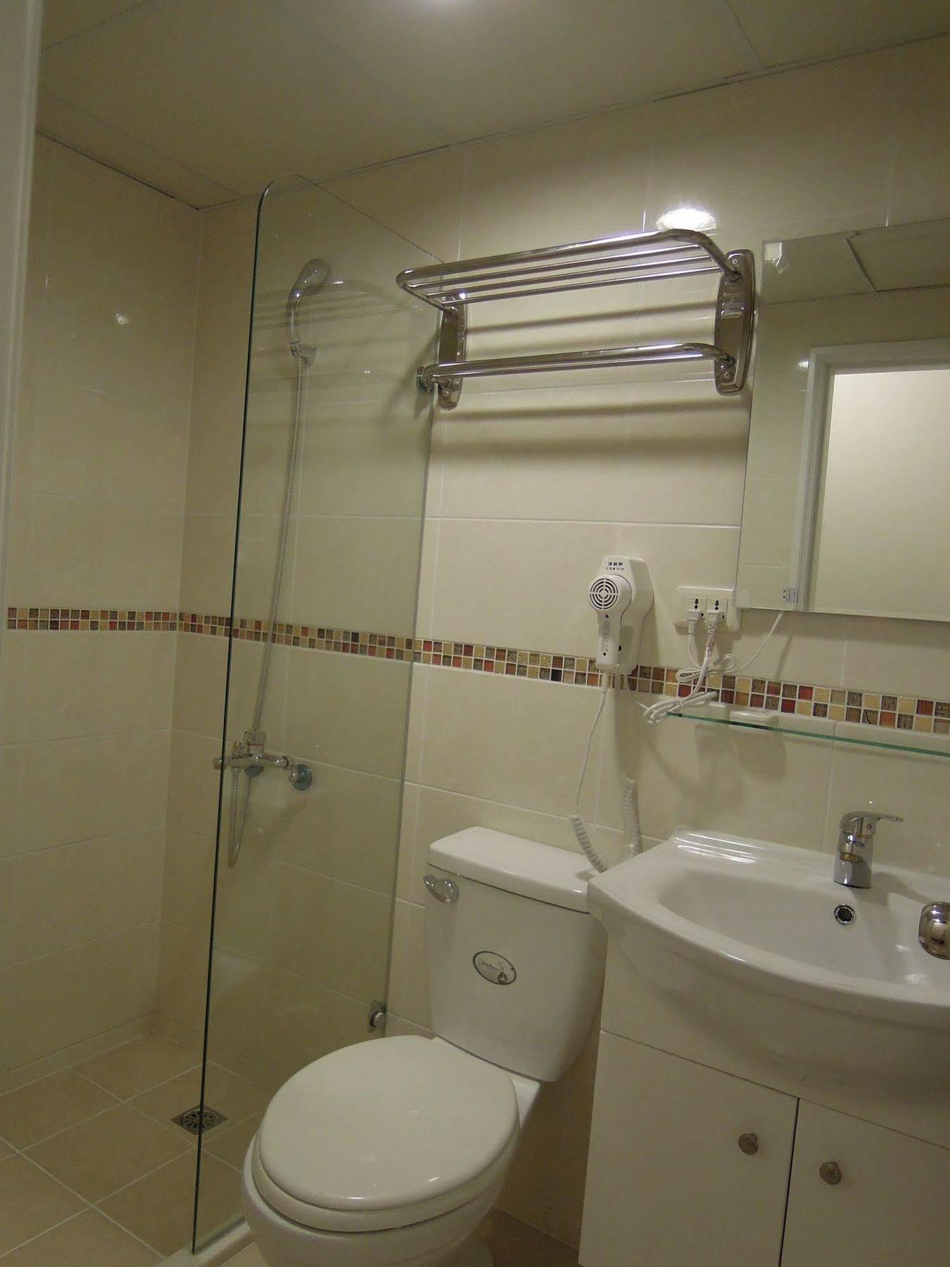 Galaxy Mini Inn Тайбэй Экстерьер фото