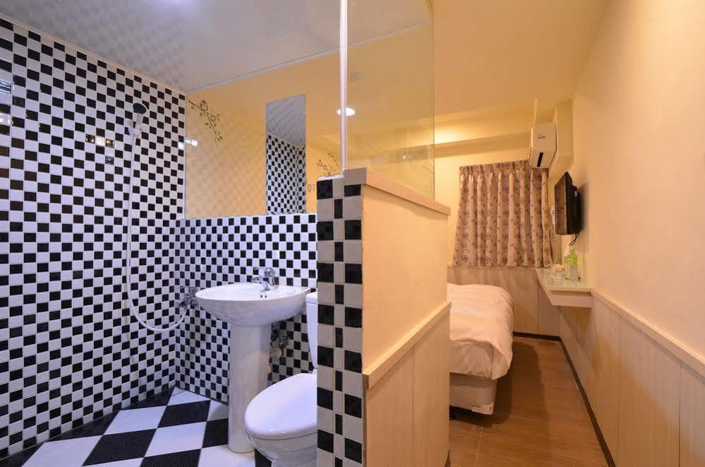 Galaxy Mini Inn Тайбэй Экстерьер фото