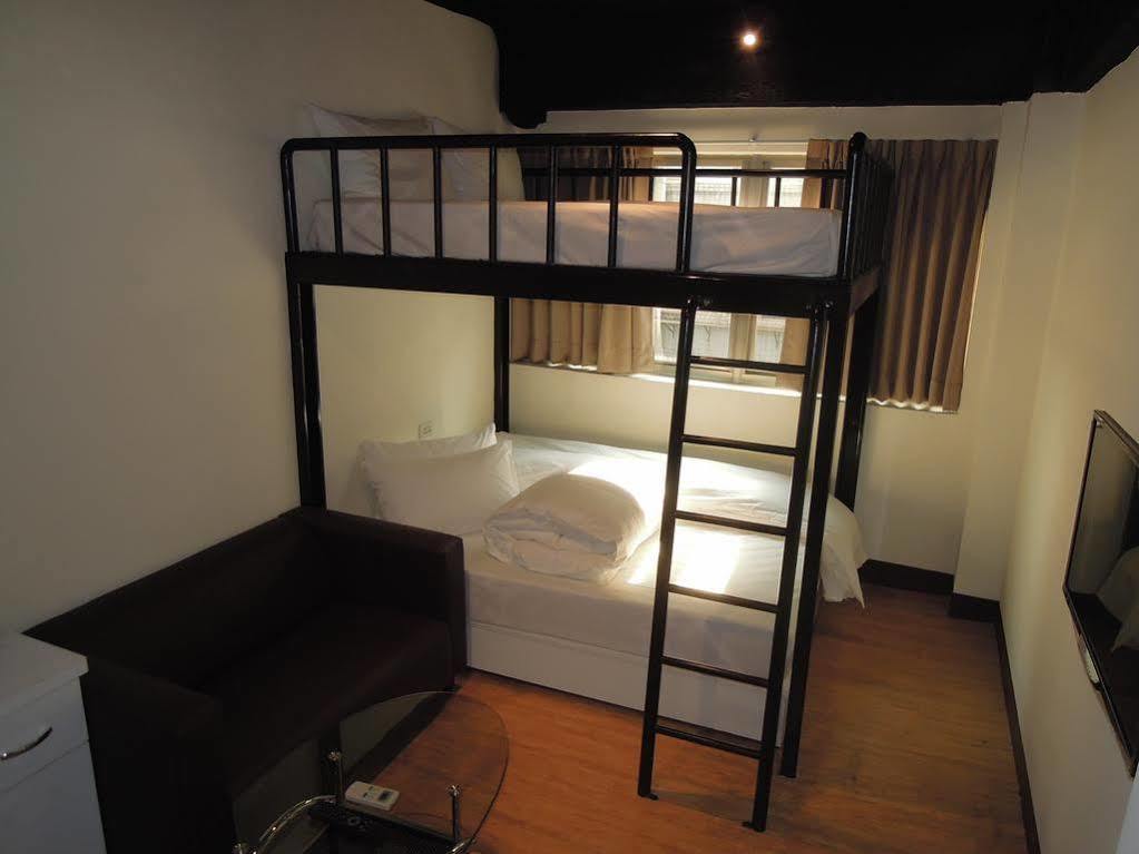 Galaxy Mini Inn Тайбэй Экстерьер фото