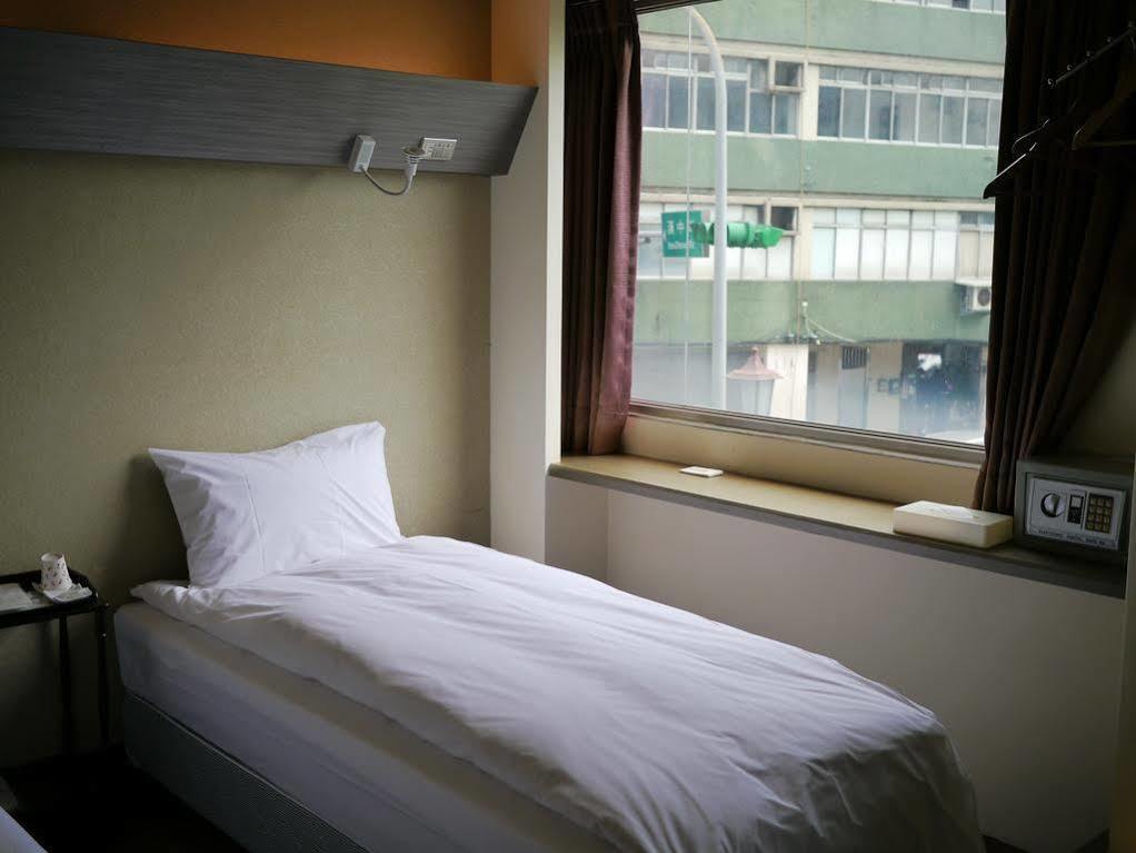 Galaxy Mini Inn Тайбэй Экстерьер фото