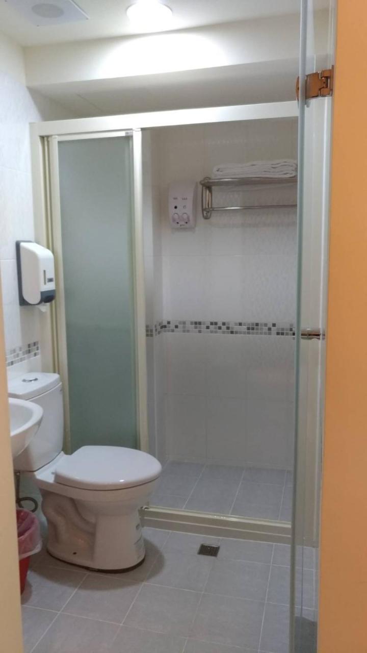 Galaxy Mini Inn Тайбэй Экстерьер фото
